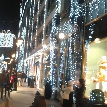 Fashion Street Luxury Apartment