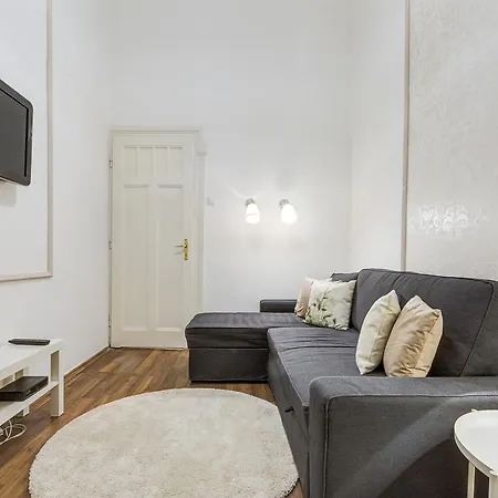 Fashion Street Luxury Apartment